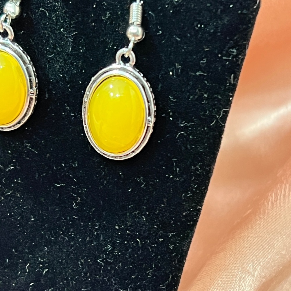 🔥🔥Fashion Jewelry Ladys Earrings A Mustard Gold Color With Silver Plating, Sty - Picture 5 of 11
